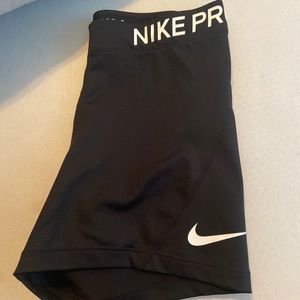 Nike pro never worn